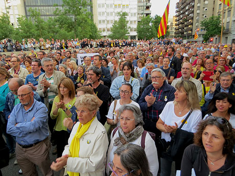 Concentració contra el 155 davant la subdelegació dels govern espanyol a la Gran Via de Jaume I