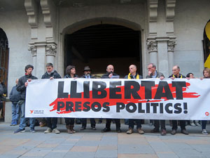 Concentraci&oacute; a la pla&ccedil;a del Vi per la independ&egrave;ncia i la llibertat dels presos pol&iacute;tics