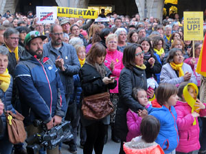 Concentraci&oacute; a la pla&ccedil;a del Vi per la independ&egrave;ncia i la llibertat dels presos pol&iacute;tics