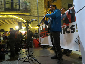 Concentraci&oacute; a la pla&ccedil;a del Vi de suport a la vaga de fam iniciada per Jordi S&agrave;nchez, Jordi Turull, Joaquim Forn i Jordi Rull