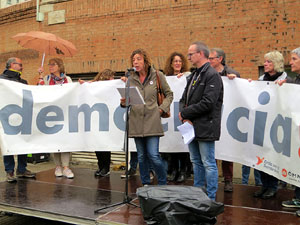 Concentració contra l'exclusió de Carles Puigdemont, Toni Comí i  Clara Ponsatí a les eleccions Europees