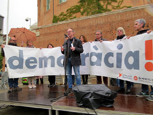 Concentració contra l'exclusió de Carles Puigdemont, Toni Comí i  Clara Ponsatí a les eleccions Europees