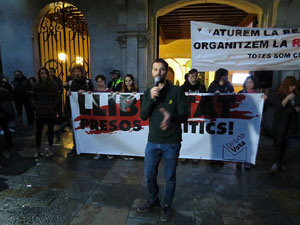 Concentraci&oacute; de suport als CDR's i rebuig per les detencions a la pla&ccedil;a del Vi