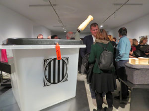 Inauguraci&oacute; de l'exposici&oacute; '55 urnes per la Llibertat' a la Fundaci&oacute; Fita, a la Casa de Cultura de Girona