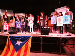 Inici de la campanya pel S&Iacute; al refer&egrave;ndum a la pla&ccedil;a de la Independ&egrave;ncia