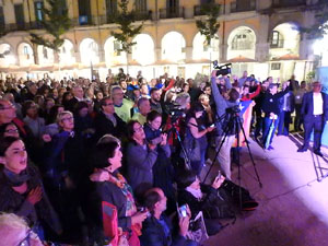 Inici de la campanya pel S&Iacute; al refer&egrave;ndum a la pla&ccedil;a de la Independ&egrave;ncia