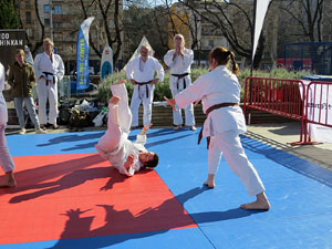 VII Jornada de l'Esport Femen&iacute; 2019 a la pla&ccedil;a Salvador Espriu, la de Francesc Calvet i Rubalcaba, la pla&ccedil;a Catalunya i el riu Onyar