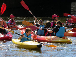 VII Jornada de l'Esport Femen&iacute; 2019 a la pla&ccedil;a Salvador Espriu, la de Francesc Calvet i Rubalcaba, la pla&ccedil;a Catalunya i el riu Onyar