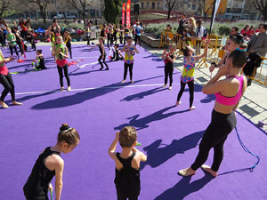 VII Jornada de l'Esport Femen&iacute; 2019 a la pla&ccedil;a Salvador Espriu, la de Francesc Calvet i Rubalcaba, la pla&ccedil;a Catalunya i el riu Onyar