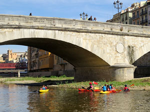 VII Jornada de l'Esport Femen&iacute; 2019 a la pla&ccedil;a Salvador Espriu, la de Francesc Calvet i Rubalcaba, la pla&ccedil;a Catalunya i el riu Onyar