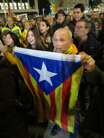Concentració a la plaça de l'U d'octubre de 2017