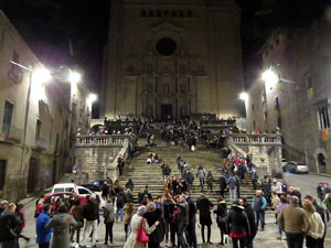 Nadal 2018 a Girona. Campanades de Cap d'Any a la Catedral de Girona i actuaci&oacute; de Loca Histeria