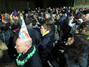 Nadal 2018 a Girona. Campanades de Cap d'Any a la Catedral de Girona i actuaci&oacute; de Loca Histeria