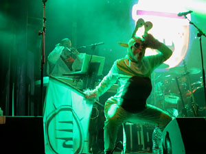 Nadal 2018 a Girona. Campanades de Cap d'Any a la Catedral de Girona i actuaci&oacute; de Loca Histeria