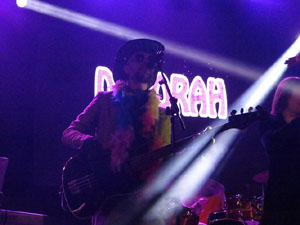 Nadal 2018 a Girona. Campanades de Cap d'Any a la Catedral de Girona i actuaci&oacute; de Loca Histeria