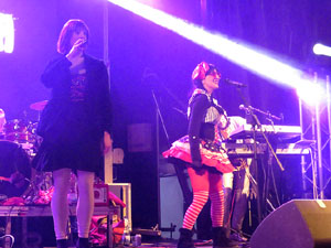 Nadal 2018 a Girona. Campanades de Cap d'Any a la Catedral de Girona i actuaci&oacute; de Loca Histeria