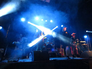 Nadal 2018 a Girona. Campanades de Cap d'Any a la Catedral de Girona i actuaci&oacute; de Loca Histeria