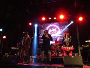 Nadal 2018 a Girona. Campanades de Cap d'Any a la Catedral de Girona i actuaci&oacute; de Loca Histeria