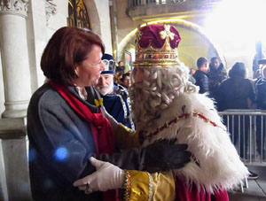 La Cavalcada de Reis 2019. Arribada del seguici a la pla&ccedil;a del Vi