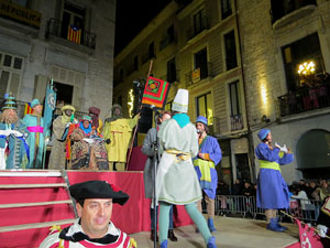 La Cavalcada de Reis 2019. Arribada del seguici a la pla&ccedil;a del Vi