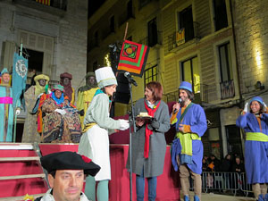 La Cavalcada de Reis 2019. Arribada del seguici a la pla&ccedil;a del Vi