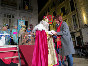 La Cavalcada de Reis 2019. Arribada del seguici a la pla&ccedil;a del Vi