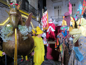 La Cavalcada de Reis 2019. Arribada del seguici a la pla&ccedil;a del Vi