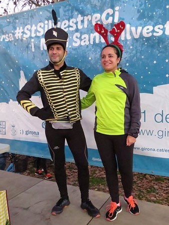 Dos dels participants disfressats