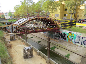 Procés de reconstrucció del pont del Dimoni de Santa Eugènia de Ter