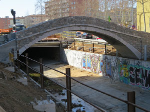 Procés de reconstrucció del pont del Dimoni de Santa Eugènia de Ter