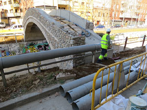 Procés de reconstrucció del pont del Dimoni de Santa Eugènia de Ter