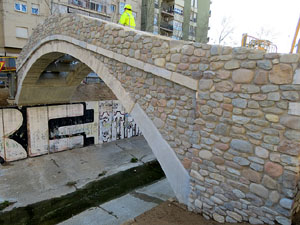 Procés de reconstrucció del pont del Dimoni de Santa Eugènia de Ter
