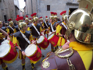 Setmana Santa 2019 a Girona. Sortida dels Manaies per lliurar el Penó