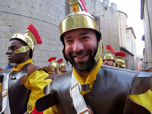 Setmana Santa 2019 a Girona. Sortida dels Manaies per lliurar el Penó