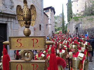 Setmana Santa 2019 a Girona. Sortida dels Manaies per lliurar el Penó