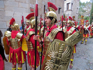 Setmana Santa 2019 a Girona. Sortida dels Manaies per lliurar el Penó