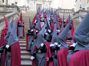 Setmana Santa 2019 a Girona. Sortida dels Manaies per lliurar el Penó