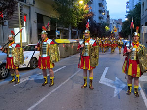 Setmana Santa 2019 a Girona. Sortida dels Manaies per lliurar el Penó