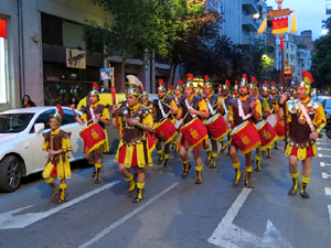 Setmana Santa 2019 a Girona. Sortida dels Manaies per lliurar el Penó