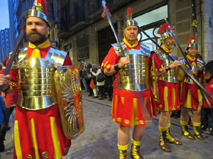 Setmana Santa 2019 a Girona. Sortida dels Manaies per lliurar el Penó