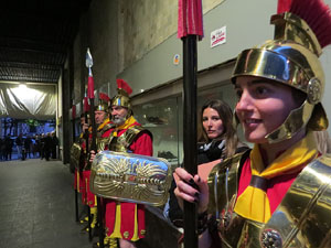 Setmana Santa 2019 a Girona. Sortida dels Manaies per lliurar el Penó