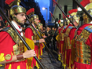 Setmana Santa 2019 a Girona. Sortida dels Manaies per lliurar el Penó