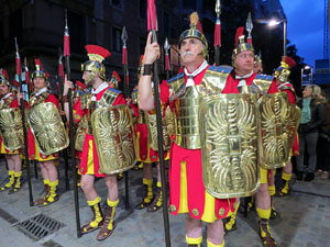Setmana Santa 2019 a Girona. Sortida dels Manaies per lliurar el Penó