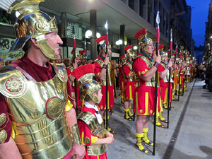 Setmana Santa 2019 a Girona. Sortida dels Manaies per lliurar el Penó