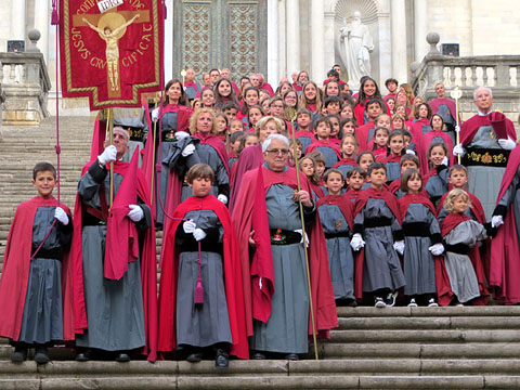 La secci&oacute; de vestes a les escales de la Catedral