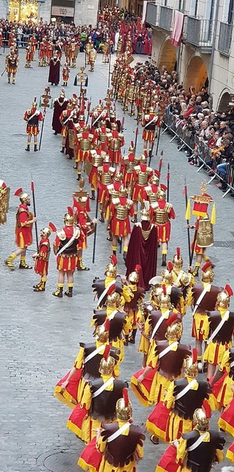 Els Manaies a la pla&ccedil;a del Vi