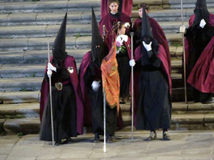 Setmana Santa 2019 a Girona. Divendres Sant. La process&oacute; del Sant Enterrament