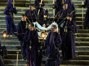 Setmana Santa 2019 a Girona. Divendres Sant. La process&oacute; del Sant Enterrament
