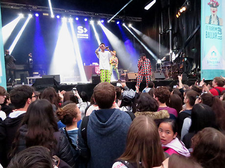 Festival Strenes 2019. Concert de Lildami a la pla&ccedil;a Catalunya dins la programaci&oacute; de la Festa Major de l'Strenes