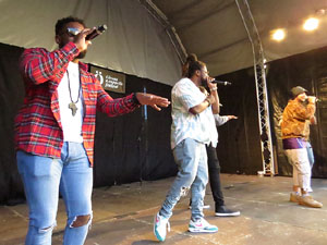 Festival A Cappella 2019. Actuaci&oacute; de Vad&eacute; a la pla&ccedil;a de la Independ&egrave;ncia